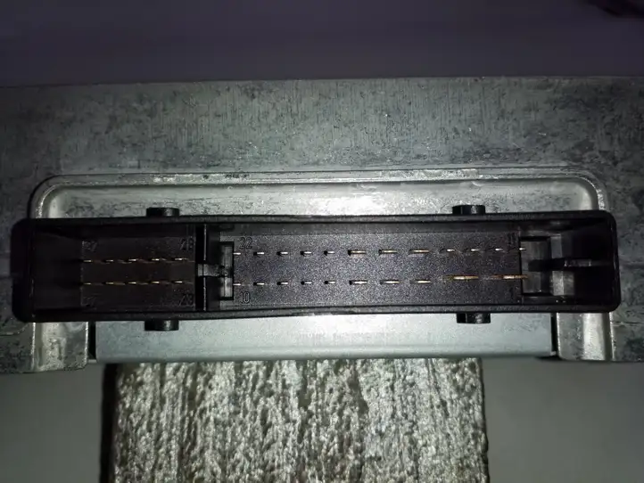 Audi A4 (2007 - 2011)  8T0035223AB Звукоусилитель