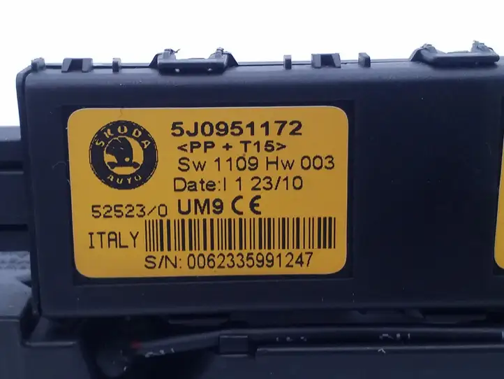 Skoda Fabia Mk2 (5J) (2007 - 2014) 5J0951172 Ультразвуковой датчик — фото 3