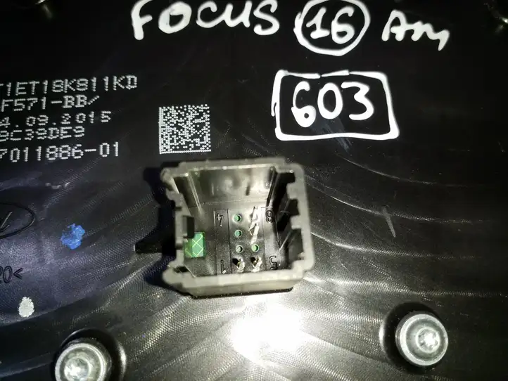 Ford Focus (2015 - 2019) F1ET18K811KD Контроллер мультимедийной системы — фото 4