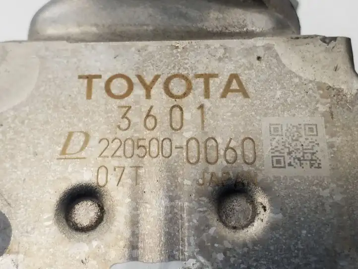 Toyota RAV 4 (XA40) (2012 - 2018) 2205000060 Охладитель клапана EGR — фото 3