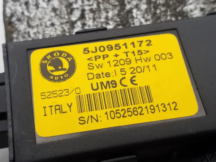 Skoda Fabia Mk2 (5J) (2007 - 2014) 5J0951172 Ультразвуковой датчик — фото 3