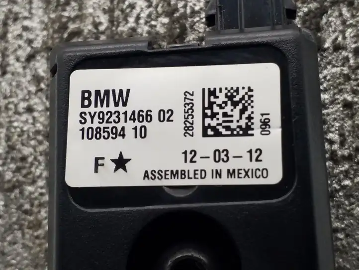 BMW 3 F30 F35 F31 (2012 - 2018) 9231466 Усилитель антенны — фото 2