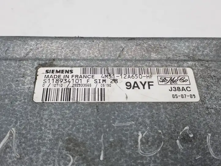 Ford Focus (2008 - 2011) 4M5112A650HF Блок управления двигателем (ECU) — фото 4