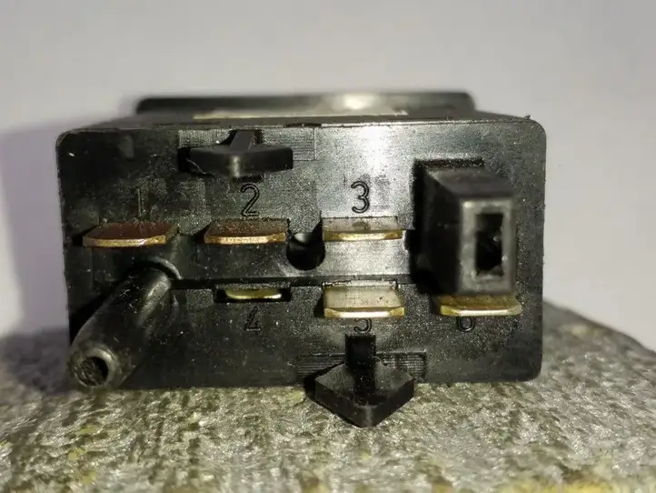 Audi A6 S6 C5 4B (2001 - 2004) 4A0941503D Кнопка обогрева стекла — фото 4