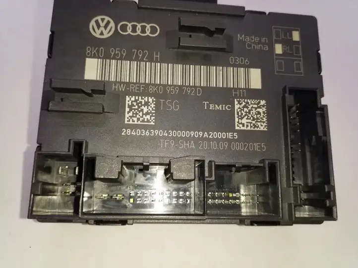 Audi A4 S4 B8 8K (2007 - 2011) 8K0959792H Блок управления дверью — фото 4