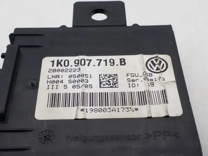 Skoda Fabia Mk2 (5J) (2007 - 2014) 1K0907719B Блок управления сигнализацией — фото 4