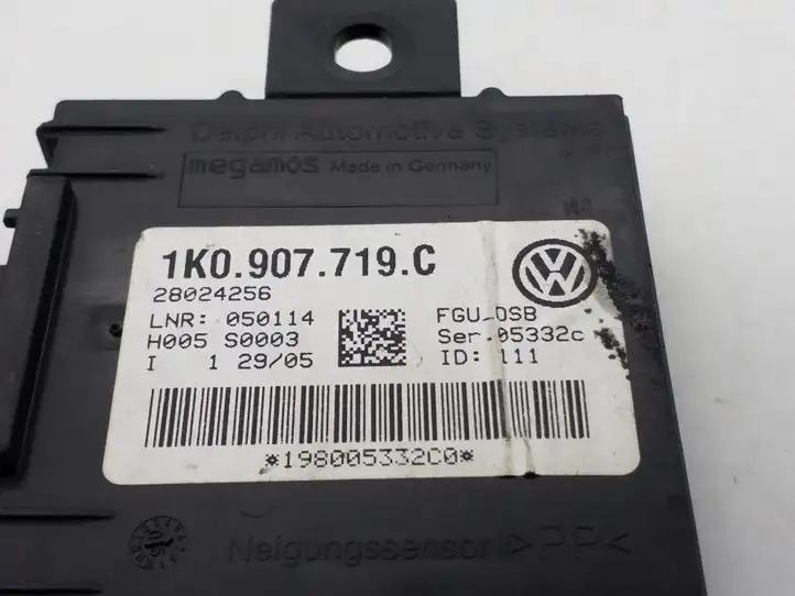 Audi A3/S3 8P (2004 - 2008) 1K0907719C Блок управления сигнализацией — фото 3