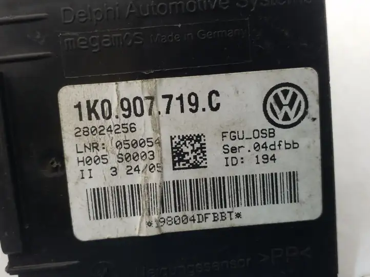 Audi A3/S3 8P (2004 - 2008) 1K0907719C Блок управления сигнализацией — фото 3