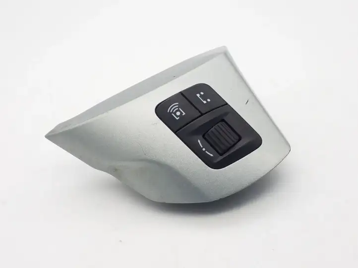 Opel Corsa D (2006 - 2010) 13222332 Кнопки на рулевом колесе — фото 1