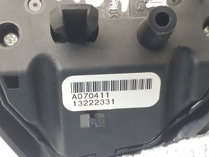 Opel Corsa D (2006 - 2010) 13222331 Кнопки на рулевом колесе — фото 3
