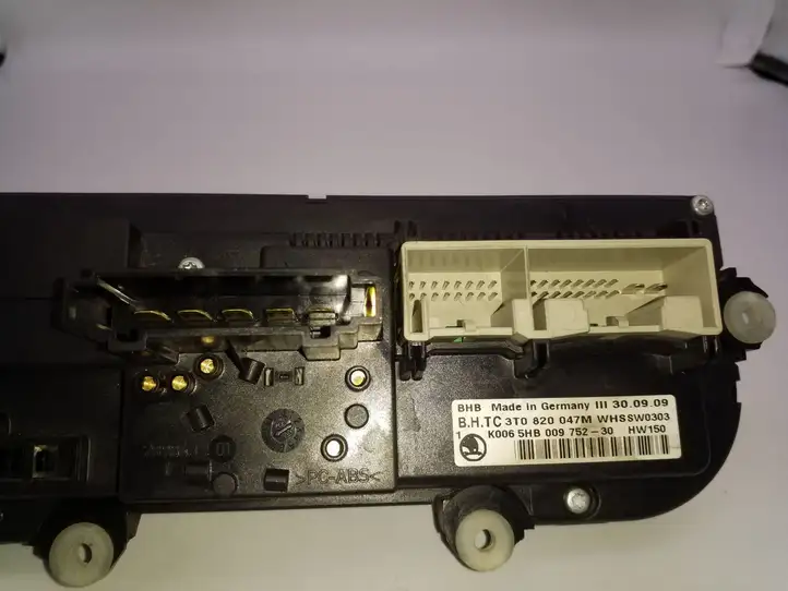 Skoda Octavia Mk2 (1Z) (2004 - 2013)  3T0820047M Блок управления кондиционера воздуха / климата/ печки (в салоне)