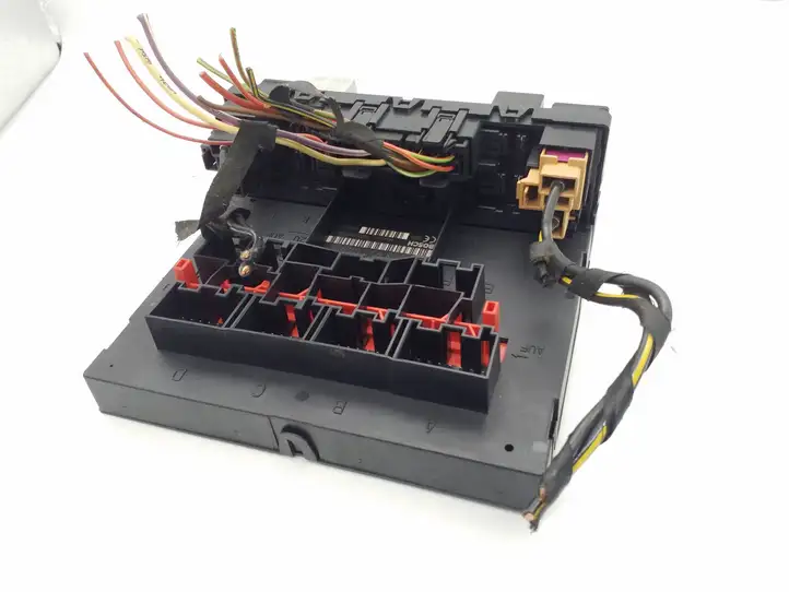 Volkswagen Caddy (2004 - 2010)  3C8937049D Mодуль kомфортa