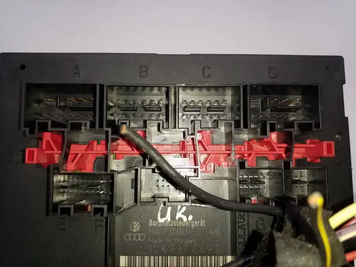 Volkswagen Caddy (2004 - 2010)  3C8937049D Mодуль kомфортa