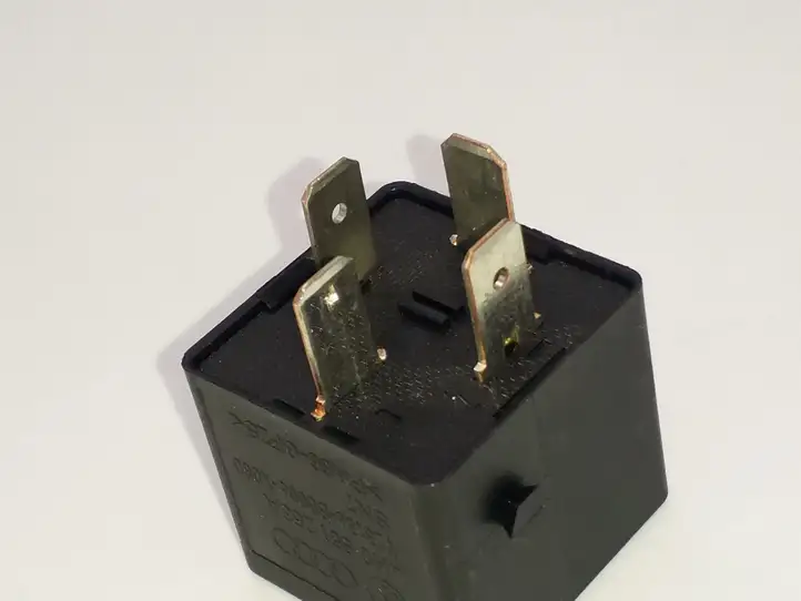 Volkswagen Tiguan (2011 - 2016) 4H0951253A Другое реле — фото 3