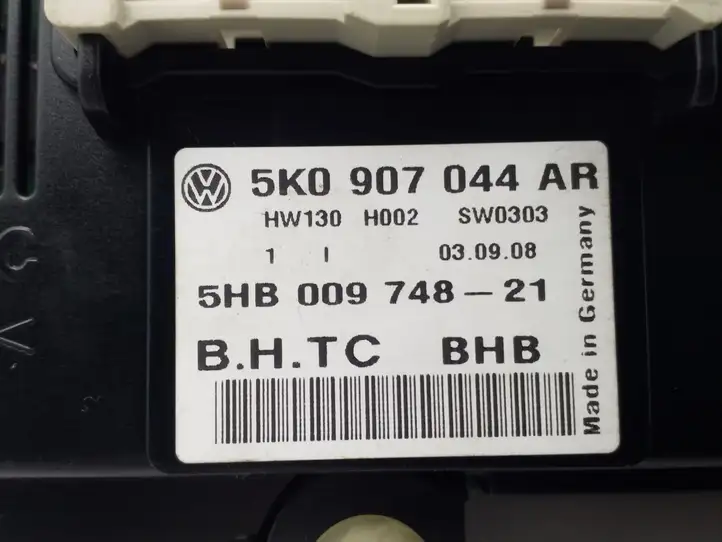 Volkswagen PASSAT CC (2008 - 2012) 5K0907044AR Блок управления климат-контролем — фото 3