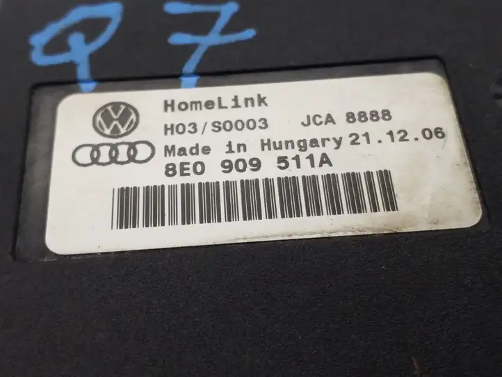 Audi Q7 4L (2005 - 2009) 8E0909511A Пульт управления воротами — фото 3