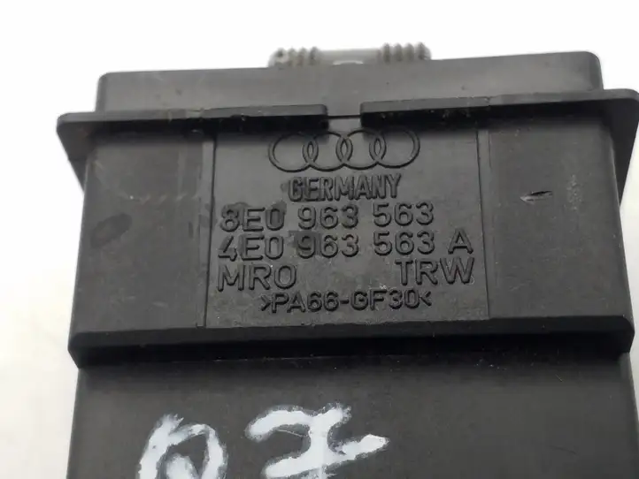 Audi Q7 4L (2005 - 2009) 8E0963563 Включатель обогрева — фото 3