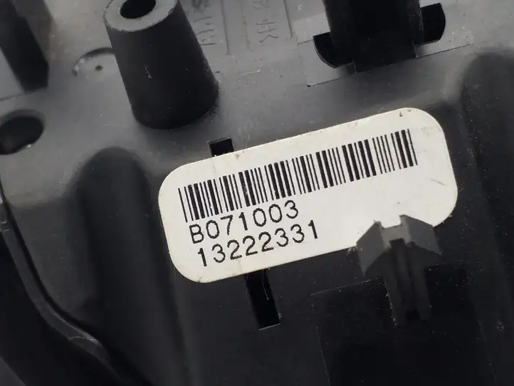 Opel Corsa D (2006 - 2010) 13222331 Кнопки на рулевом колесе — фото 3