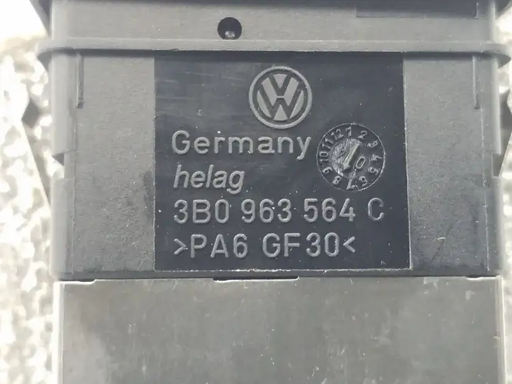 Volkswagen PASSAT B5.5 (2001 - 2005) 3B0963564C Включатель обогрева — фото 3