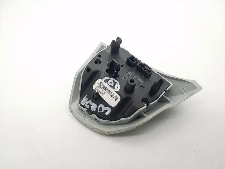 Opel Corsa D (2006 - 2010) 13222332 Кнопки на рулевом колесе — фото 2