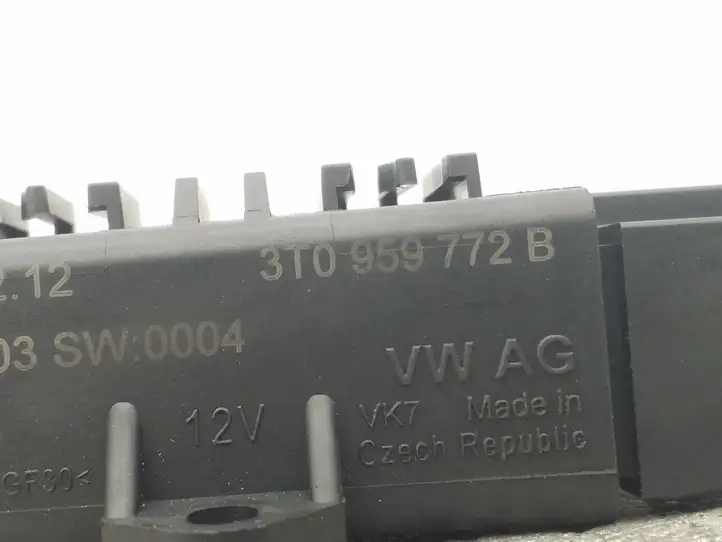 Audi A6 C7 (2011 - 2014) 3T0959772B Реле обогрева — фото 2