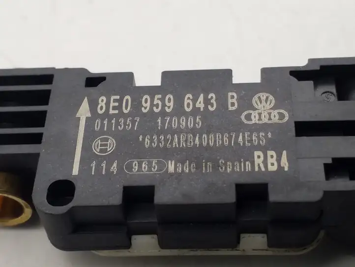 Audi A4 S4 B7 8E 8H (2004 - 2009) 8E0959643B Датчик удара SRS — фото 2