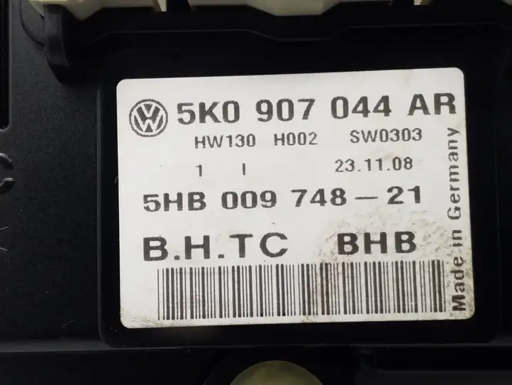 Volkswagen PASSAT CC (2008 - 2012) 5K0907044AR Блок управления климат-контролем — фото 3