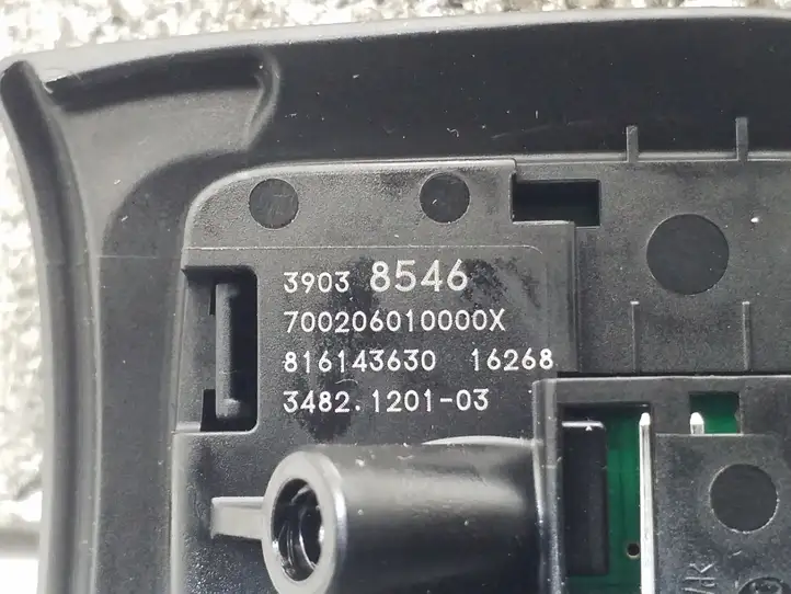 Chevrolet Cruze II (2016 - ) 39038546 Кнопки на рулевом колесе — фото 4