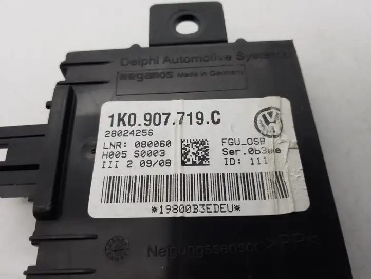 Audi A3/S3 8P (2004 - 2008) 1K0907719C Блок управления сигнализацией — фото 3