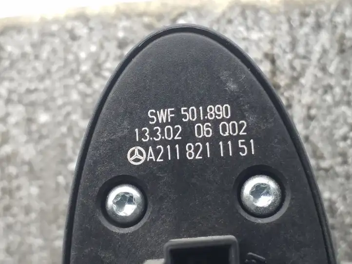Mercedes-Benz E W211 (2002 - 2009) A2118211151 Кнопка закрытия крышки багажника — фото 3