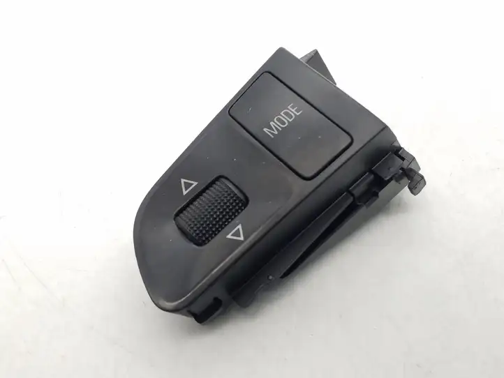 Audi A4 S4 B8 8K (2007 - 2011) 4F0951527C Кнопки на рулевом колесе — фото 1
