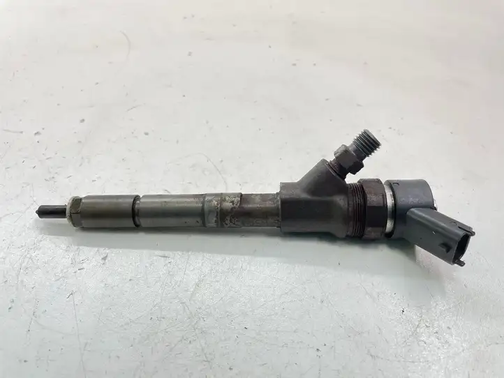 Toyota Yaris (2005 - 2009) 236700N030 Форсунка — фото 1
