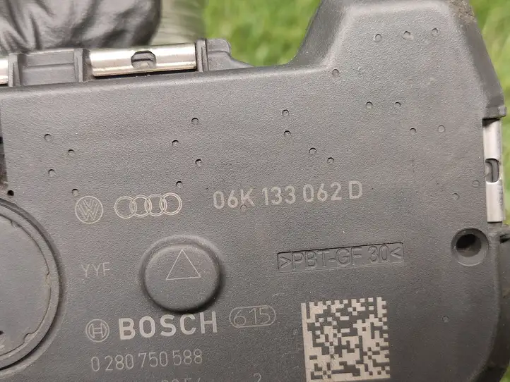 Volkswagen Jetta VI (2011 - 2018) 06K133062D Дроссельная заслонка — фото 3
