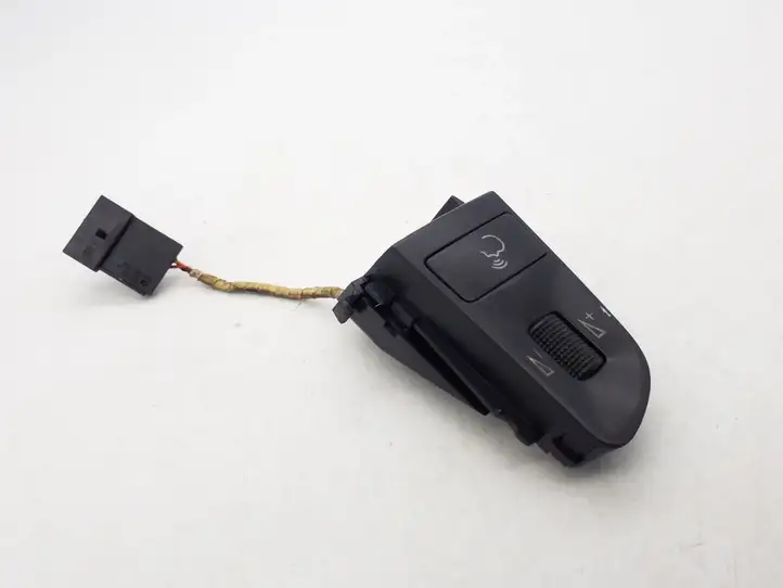 Audi A4 S4 B8 8K (2007 - 2011) 4F0951527D Кнопки на рулевом колесе — фото 1