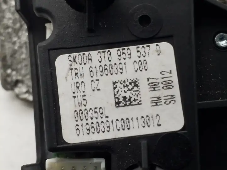 Skoda Superb B6 (3T) (2008 - 2015) 3T0959537D Кнопки на рулевом колесе — фото 2