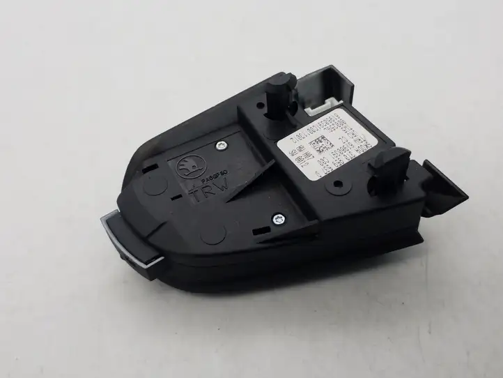 Skoda Superb B6 (3T) (2008 - 2015) 3T0959537D Кнопки на рулевом колесе — фото 3