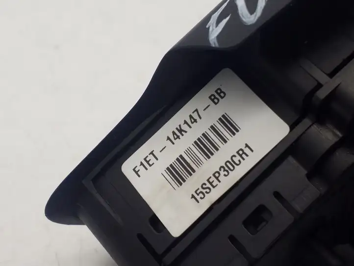 Ford Focus (2011 - 2015) F1ET14K147BB Кнопки на рулевом колесе — фото 3