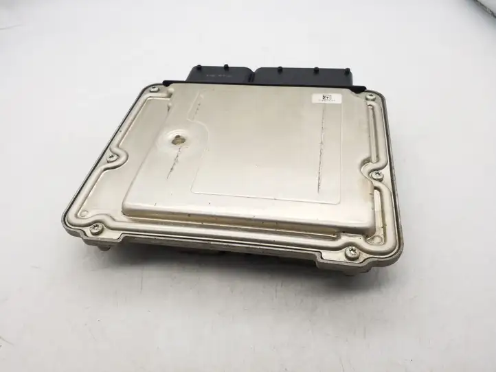 Opel Astra J (2009 - 2012) 55585024 Блок управления двигателем (ECU) — фото 2