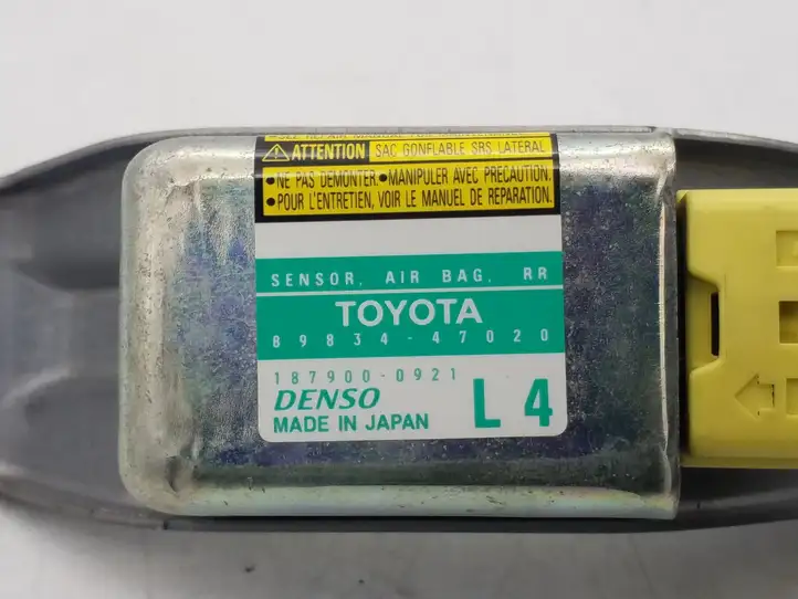Toyota Prius (XW20) (2003 - 2009) 8983447020 Датчик удара SRS — фото 3