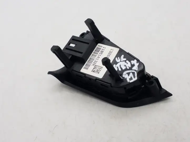 Opel Astra J (2009 - 2012) 13268686 Кнопки на рулевом колесе — фото 2