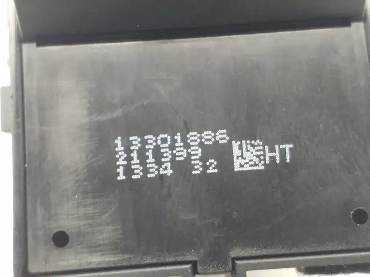 Opel Astra J (2012 - 2015) 13301886 Кнопка стеклоподъемников — фото 3