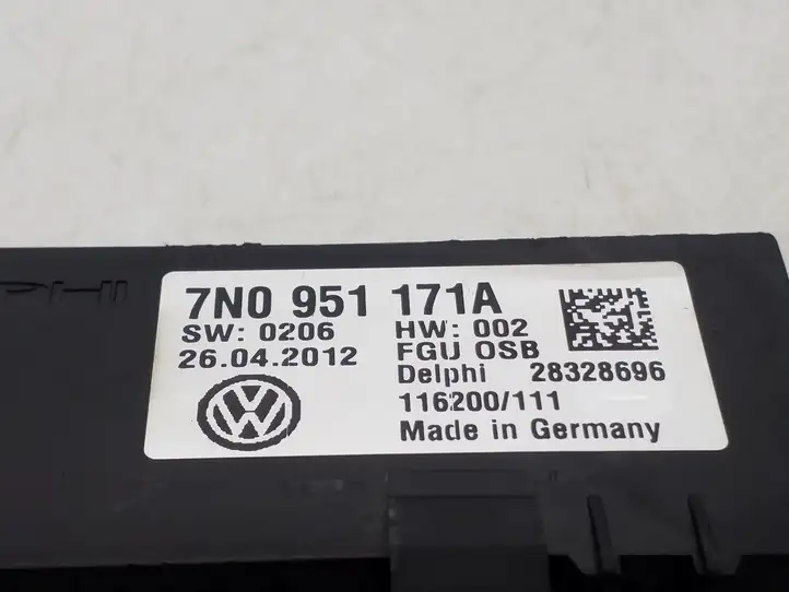 Volkswagen Sharan (2010 - 2015) 7N0951171A Блок управления сигнализацией — фото 2