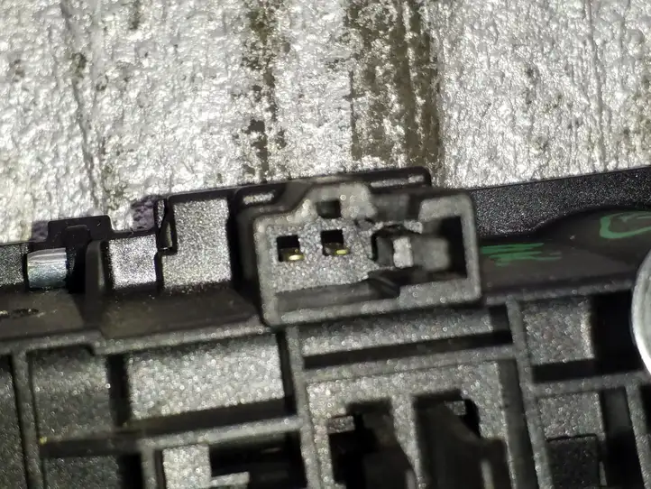 Volkswagen Sharan (2010 - 2015) 5N0827566T Кнопка закрытия крышки багажника — фото 4