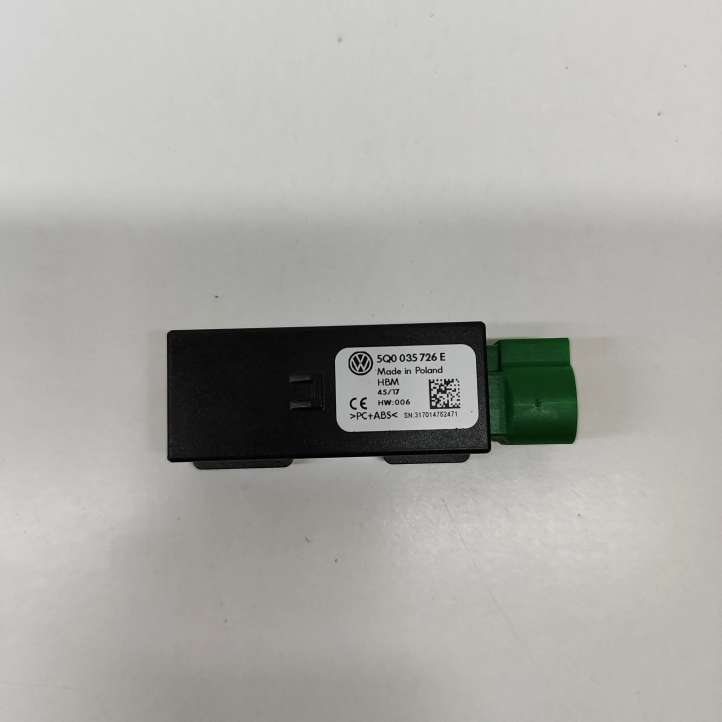 5Q0035726E Skoda Octavia Mk3 (5E) USB jungtis