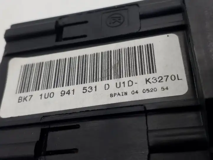 Skoda Fabia Mk2 (5J) (2007 - 2014)  1U0941531D Включатель фонарей