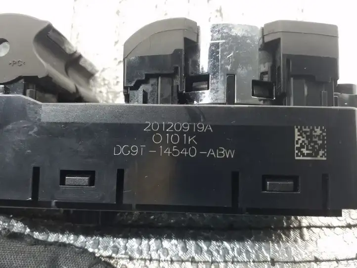 Ford Fusion II (2013 - ) DG9T14540ABW Блок кнопок стеклоподъемников — фото 3