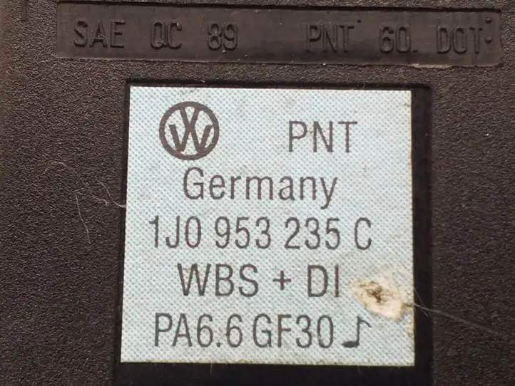 Volkswagen Golf IV (1998 - 2005) 1J0953235C Включатель аварийных фонарей — фото 4