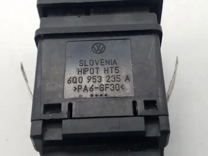 Volkswagen Polo (2001 - 2005) 6Q0953235A Включатель аварийных фонарей — фото 3