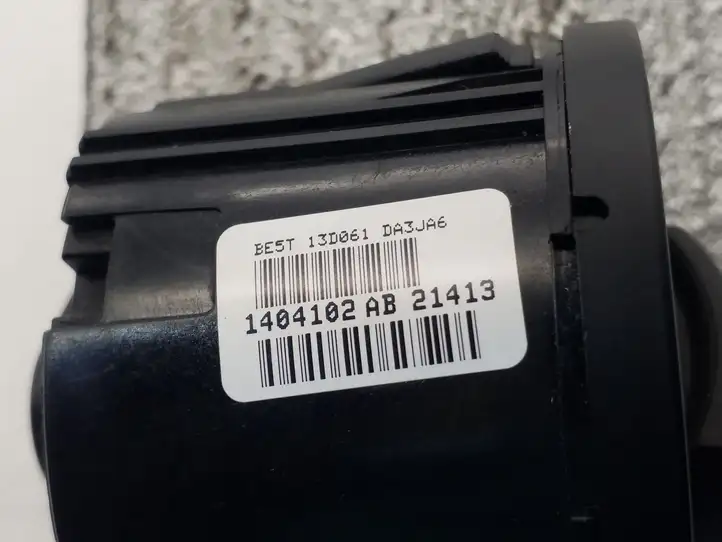 Ford Fiesta (2013 - 2017) BE5T13D061 Включатель фонарей — фото 3
