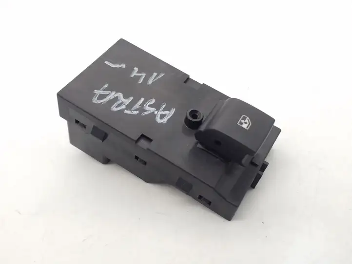 Opel Astra J (2012 - 2015) 13301886 Кнопка стеклоподъемников — фото 1